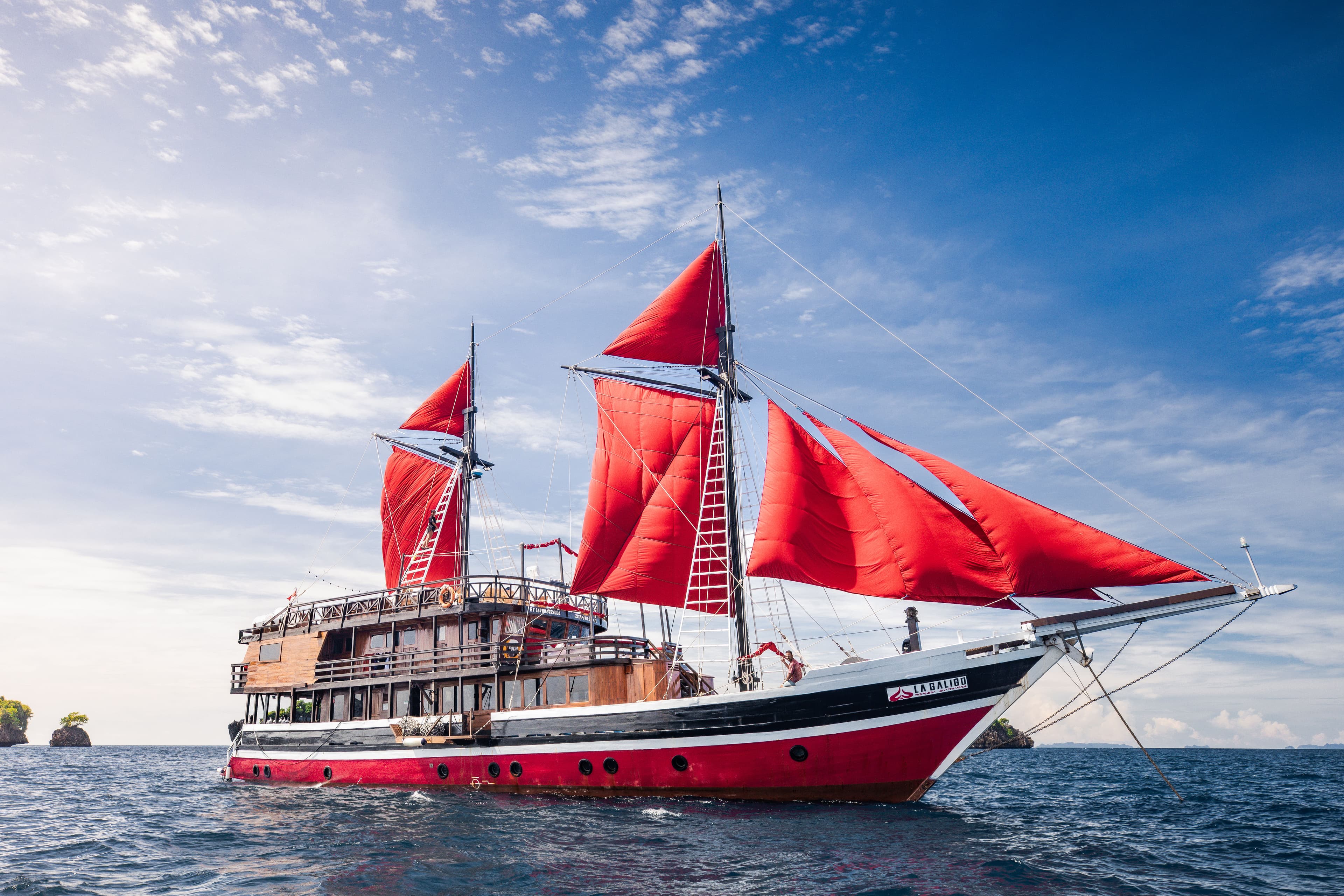 La Galigo liveaboard on calm tropical water